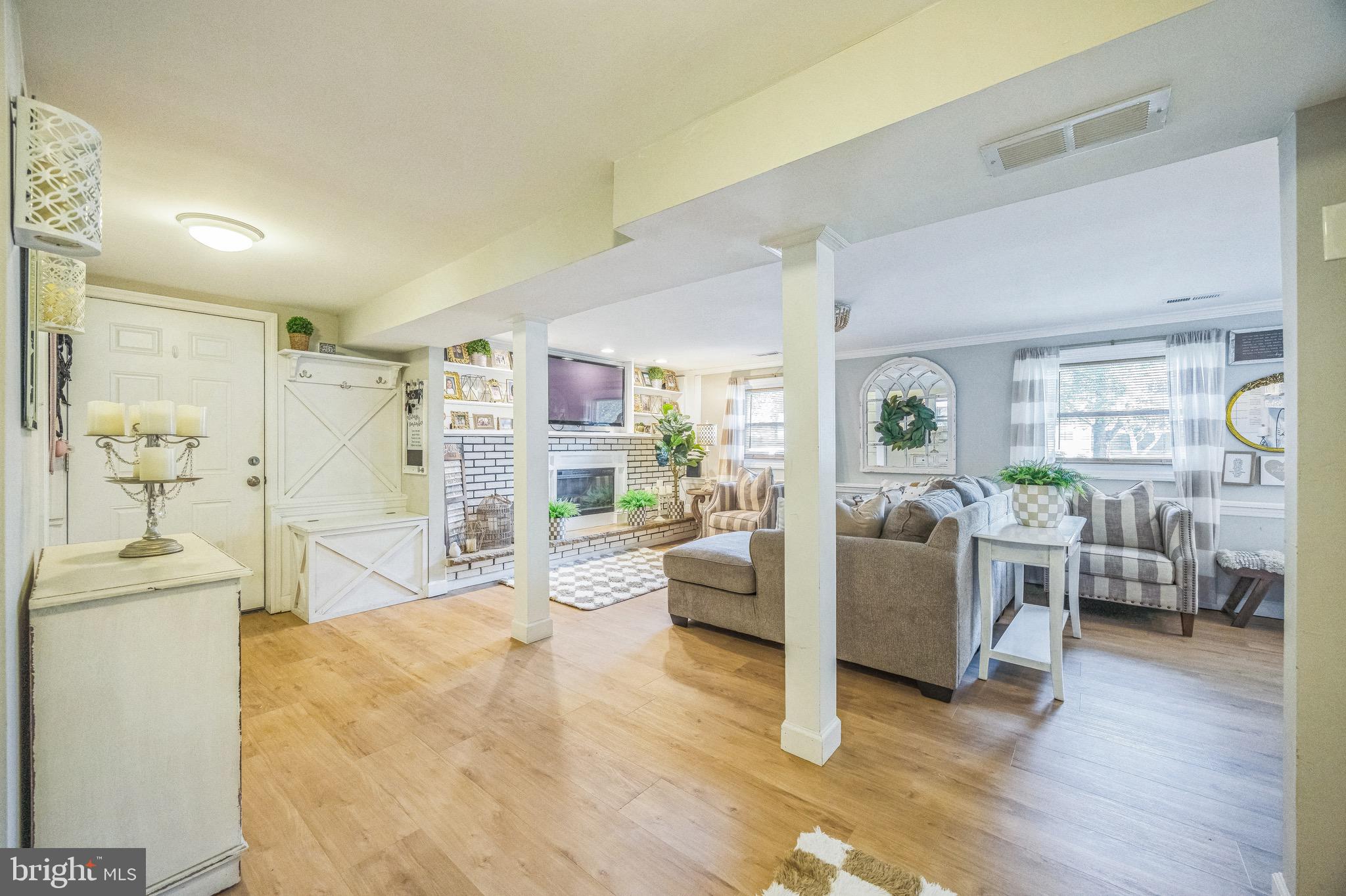 333 Farmdale Road Moorestown, NJ 08057 - Photo 29 of 45 a living room with furniture and a wooden floor