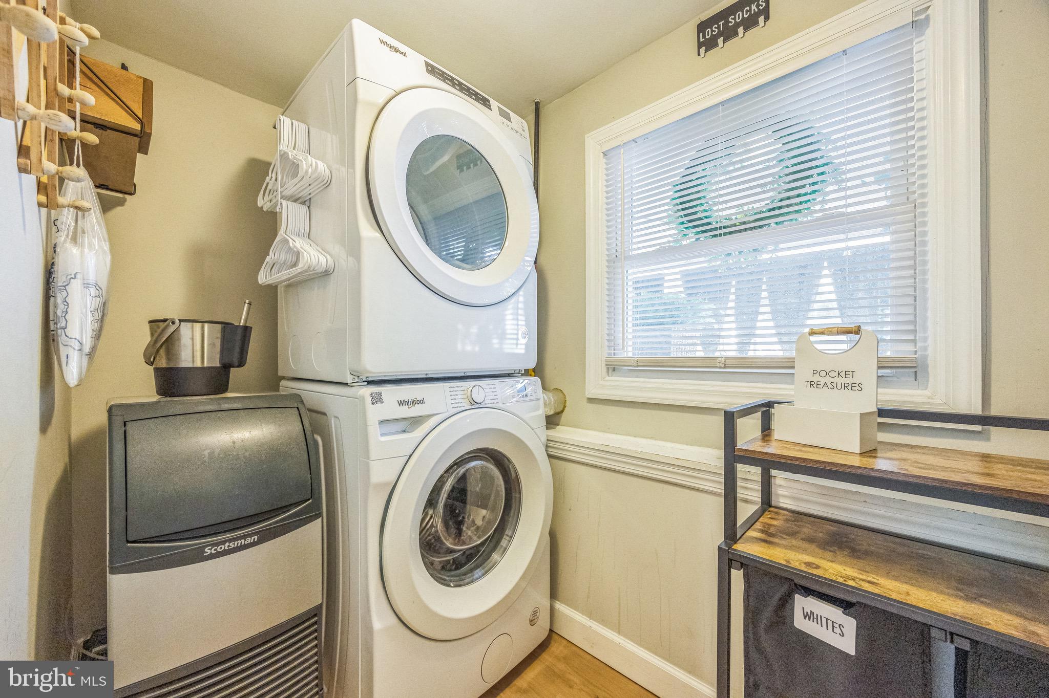 333 Farmdale Road Moorestown, NJ 08057 - Photo 36 of 45 a utility room with dryer and washer