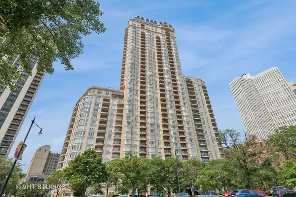 $8,500 | 2550 North Lakeview Avenue, Unit S204, Chicago, IL 60614