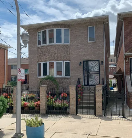 $1,600 | 463 West 23rd Place, Chicago, IL 60616