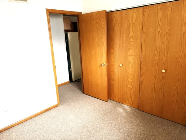 $1,600 | 463 West 23rd Place, Chicago, IL 60616