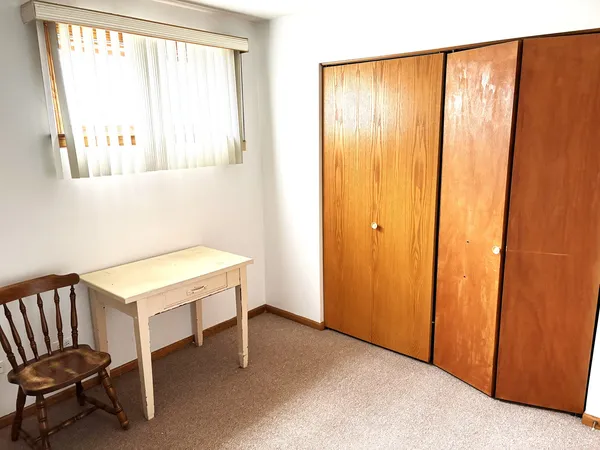 $1,600 | 463 West 23rd Place, Chicago, IL 60616