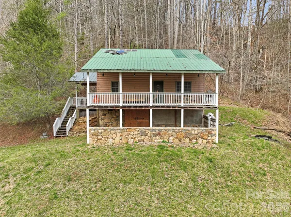 $450,000 | 2701 Roses Branch Road, Bakersville, NC 28705