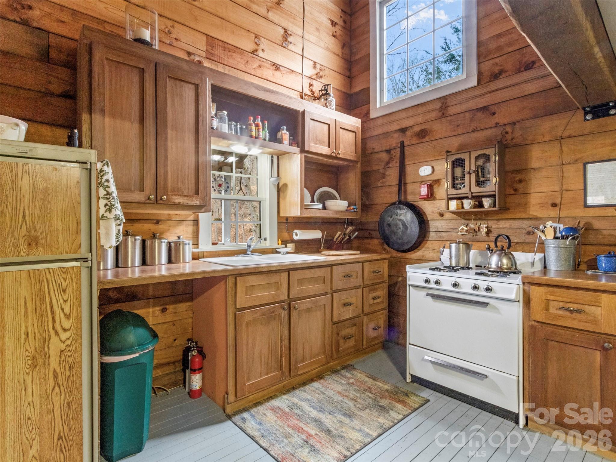 2701 Roses Branch Road Bakersville, NC 28705 - Photo 9 of 41