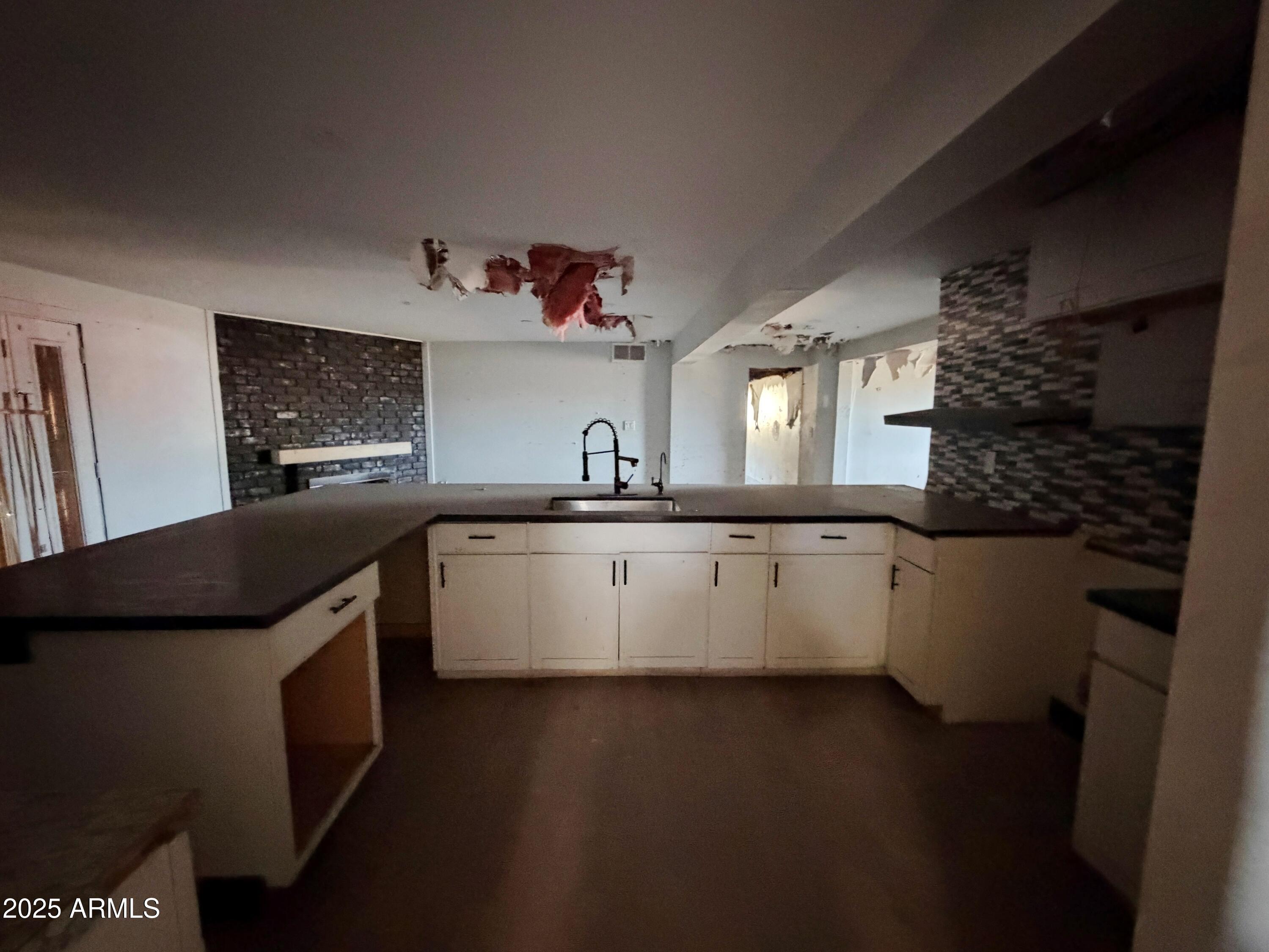 5333 West Thomas Road Phoenix, AZ 85031 - Photo 7 of 37 Kitchen3