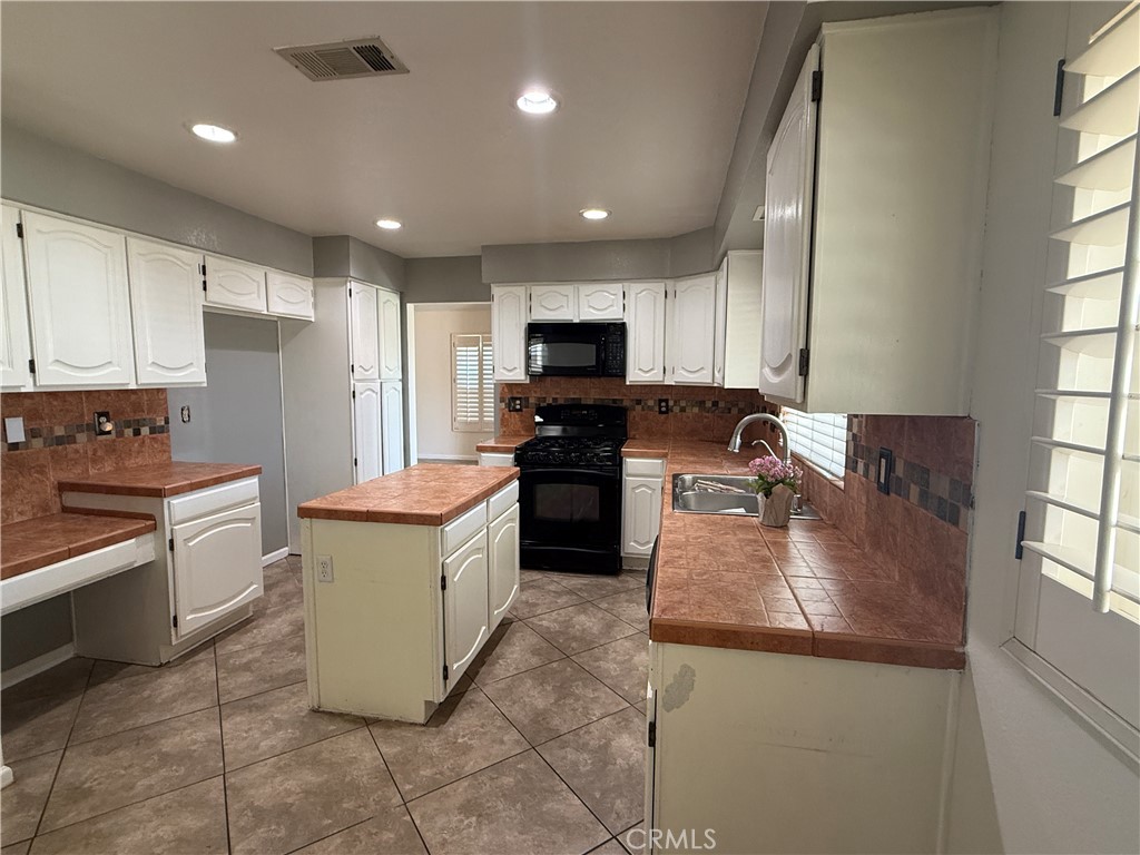 19530 Chinotto Lane Riverside, CA 92508 - Photo 10 of 43