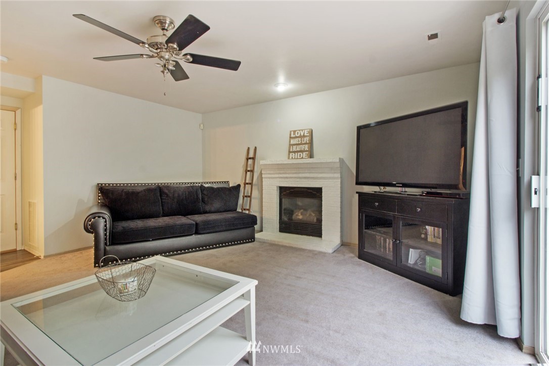 20210 10th Avenue Southeast Bothell, WA 98012 - Photo 4 of 23