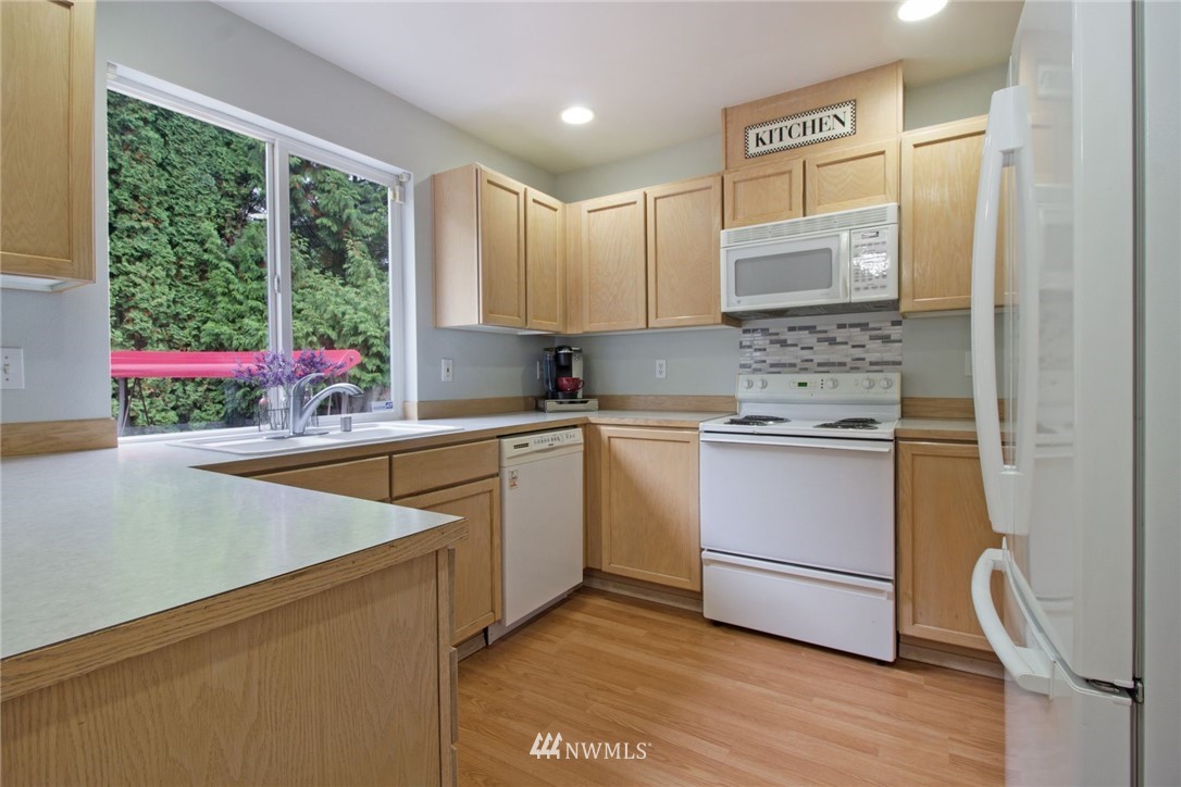 20210 10th Avenue Southeast Bothell, WA 98012 - Photo 6 of 23