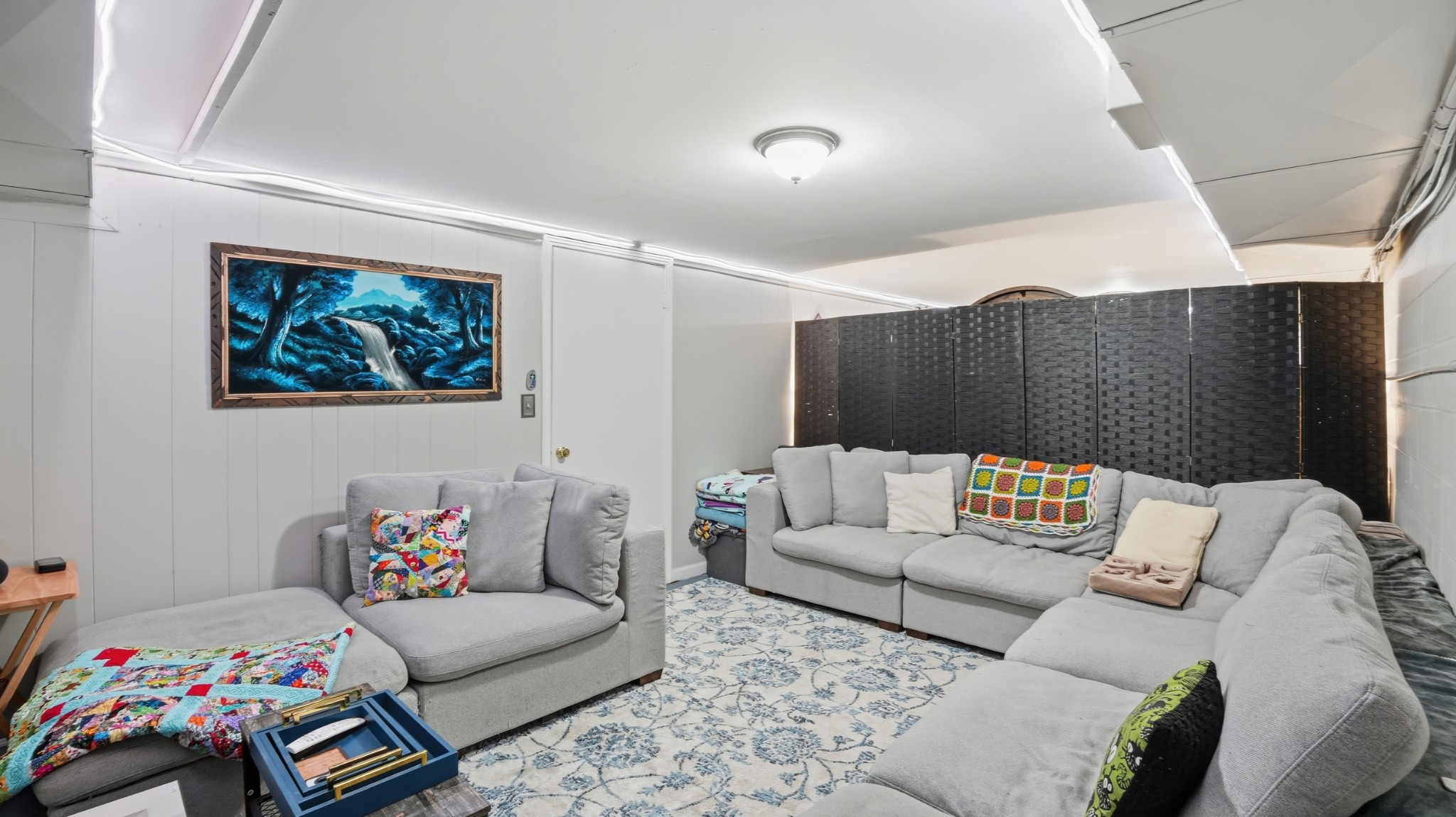 650 County Farm Road Murfreesboro, TN 37127 - Photo 37 of 45 a living room with furniture and a baby crib