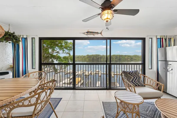 $349,000 | 99 Broad River Place, Unit 1306, Welaka, FL 32193