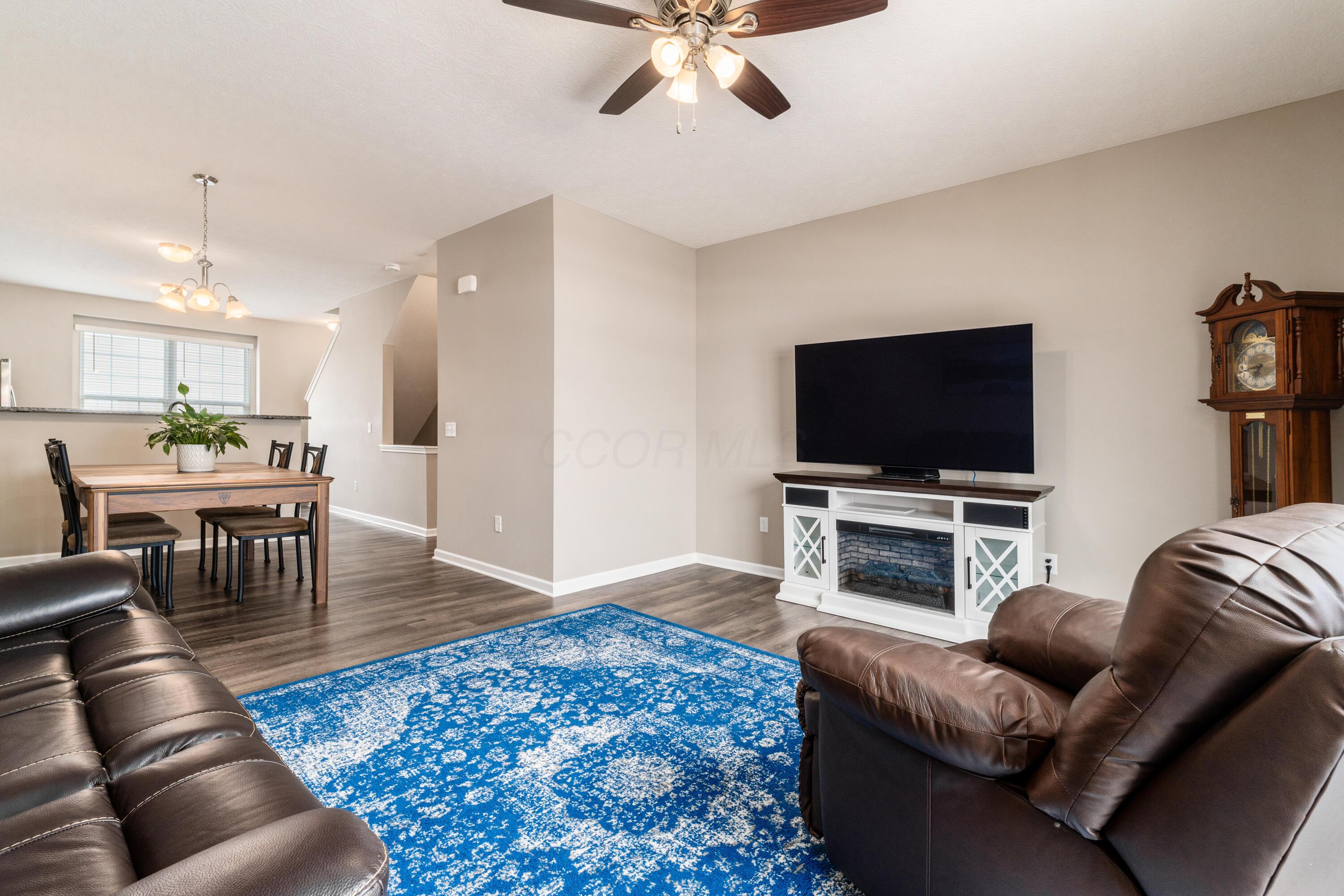 296 Autumn Ridge Circle Pickerington, OH 43147 - Photo 15 of 24 Livingroom- Lots of natural light