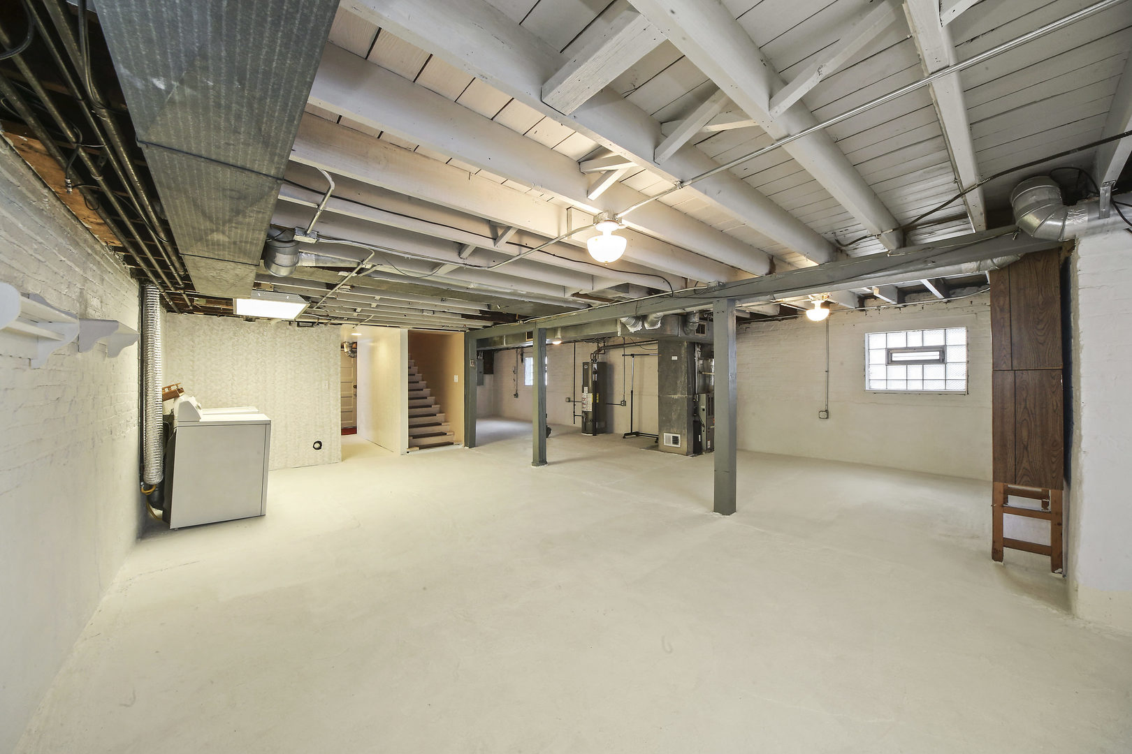 225 East Quincy Street Riverside, IL 60546 - Photo 21 of 32 a view of an empty room