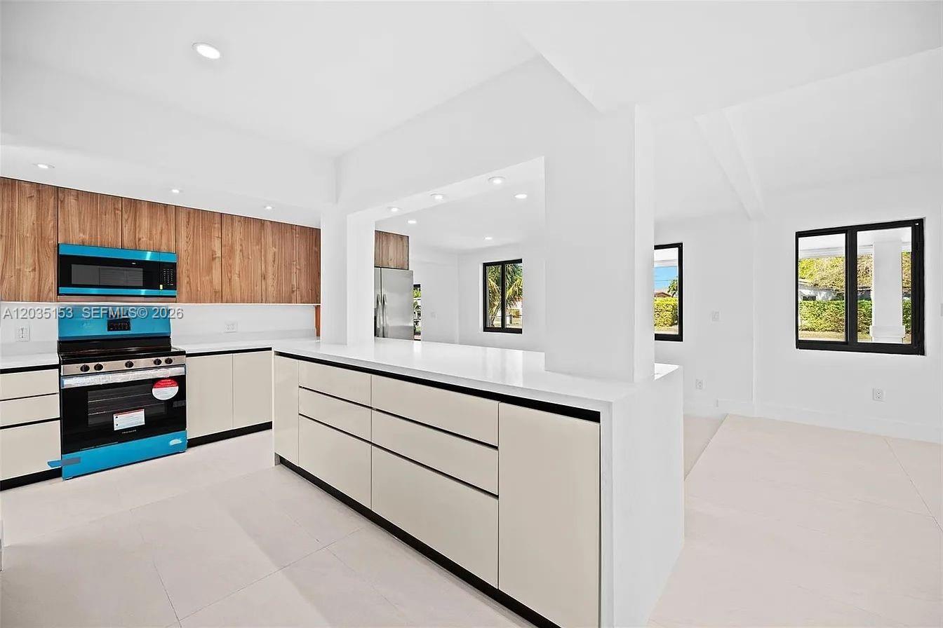 10000 Southwest 43rd Street Miami, FL 33165 - Photo 10 of 21