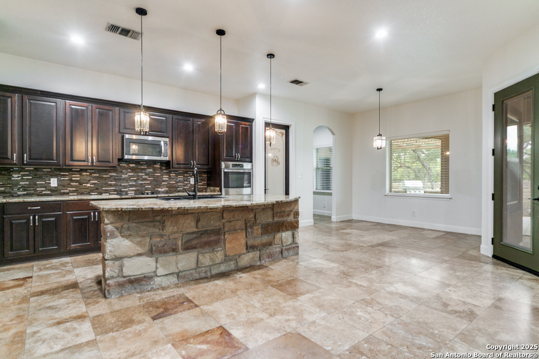 1118 Springfield Drive Spring Branch, TX 78070 - Photo 9 of 31