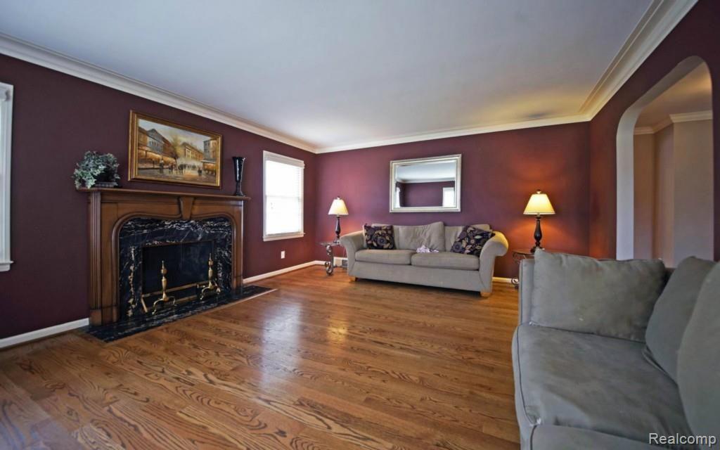 611 Hampton Road Grosse Pointe, MI 48236 - Photo 2 of 26 4-photo-web-1680x1050-172777.jpg