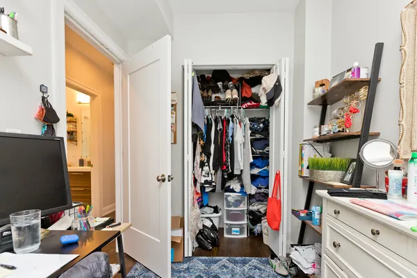 $2,565 | 856 North Hermitage Avenue, Unit 2R, Chicago, IL 60622