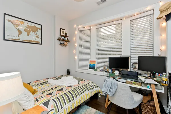 $2,565 | 856 North Hermitage Avenue, Unit 2R, Chicago, IL 60622