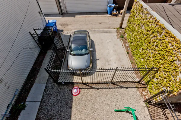 $2,565 | 856 North Hermitage Avenue, Unit 2R, Chicago, IL 60622