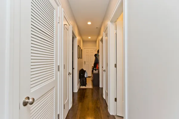 $2,565 | 856 North Hermitage Avenue, Unit 2R, Chicago, IL 60622