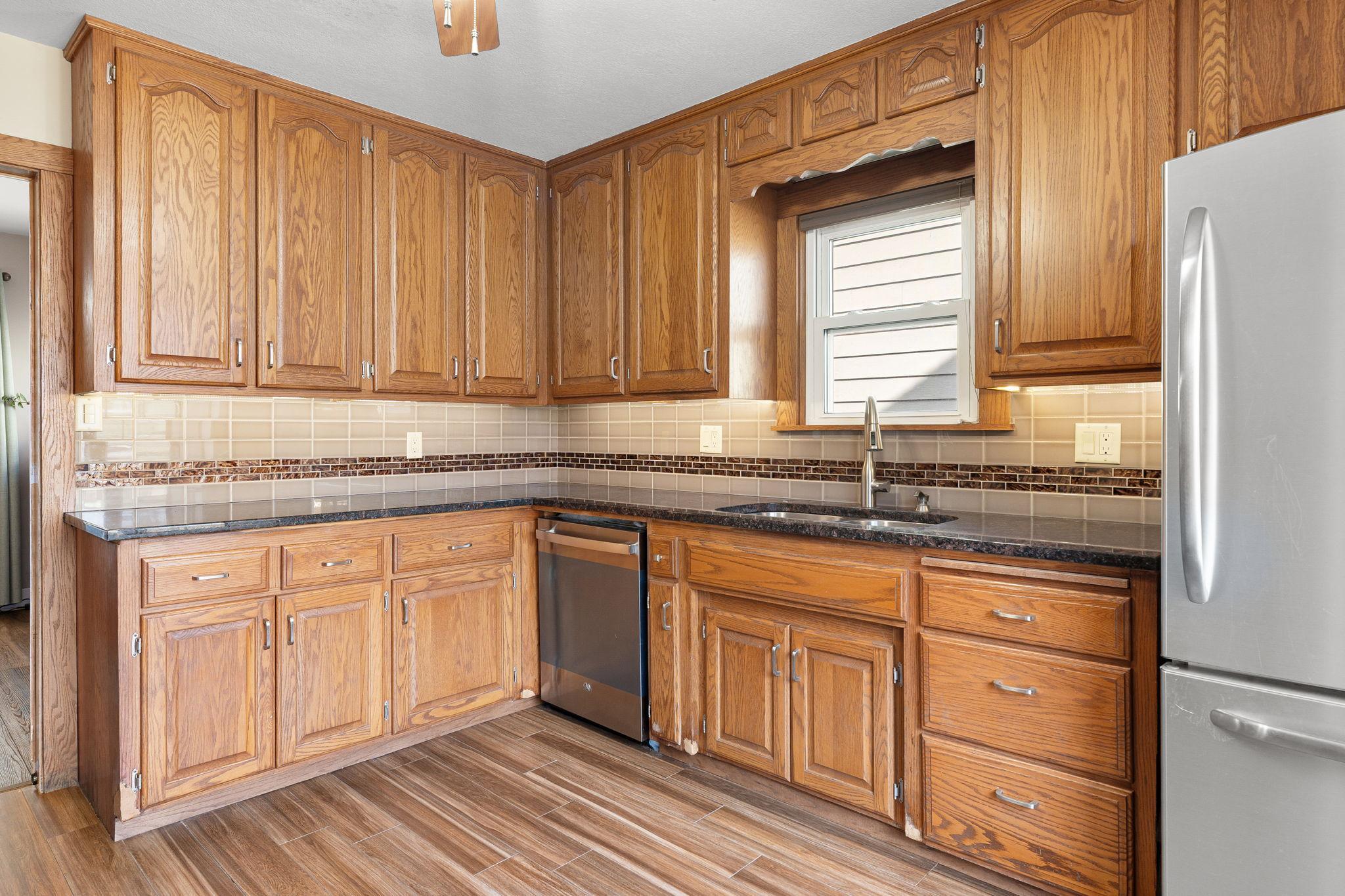 511 10th Street Southwest Austin, MN 55912 - Photo 23 of 38