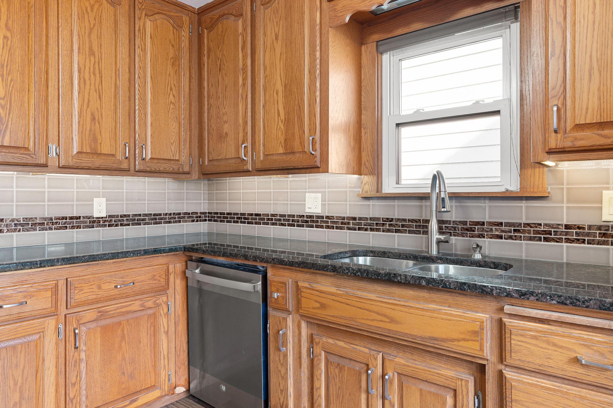 511 10th Street Southwest Austin, MN 55912 - Photo 25 of 38