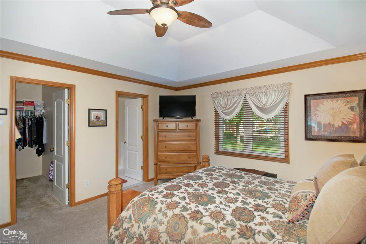34349 Country Meadow Road Chesterfield, MI 48047 - Photo 17 of 37