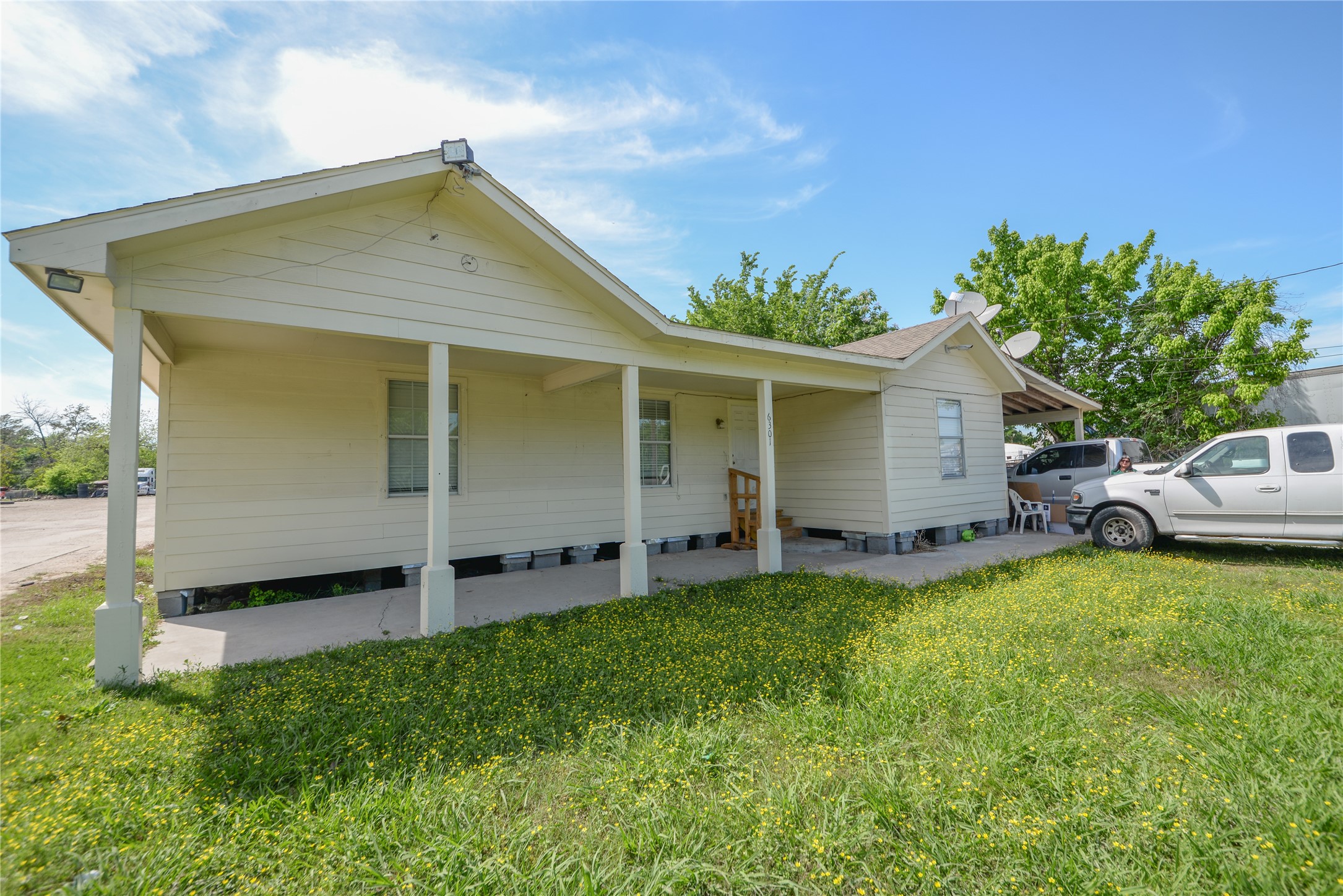 6309 East Houston Road Houston, TX 77028 - Photo 11 of 17 a view of a house with backyard