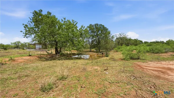$350,000 | 950 Highsmith Road, Luling, TX 78648