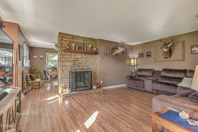 $419,000 | 464 Jonesboro Road, Piney Flats, TN 37686