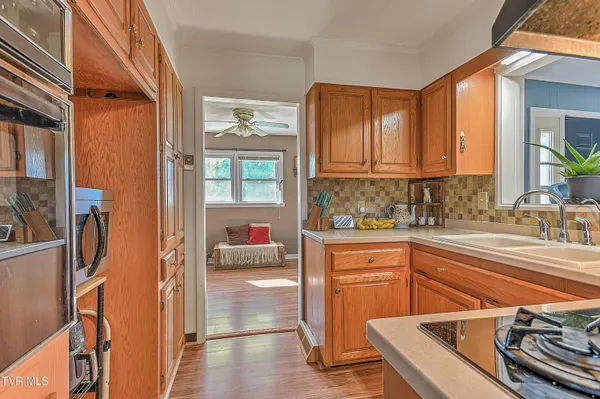 $399,900 | 464 Jonesboro Road, Piney Flats, TN 37686