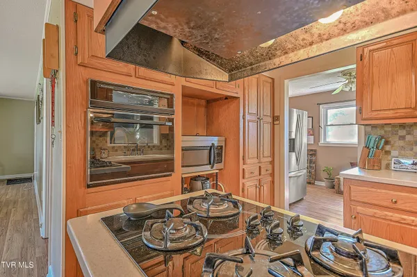 $399,900 | 464 Jonesboro Road, Piney Flats, TN 37686