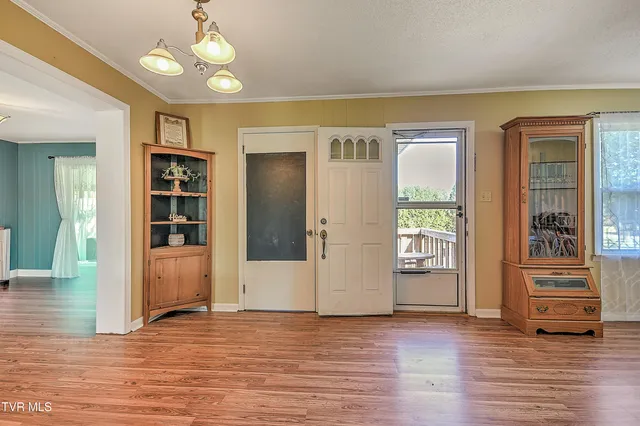 $419,000 | 464 Jonesboro Road, Piney Flats, TN 37686