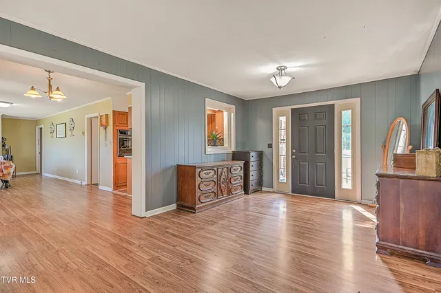 $419,000 | 464 Jonesboro Road, Piney Flats, TN 37686