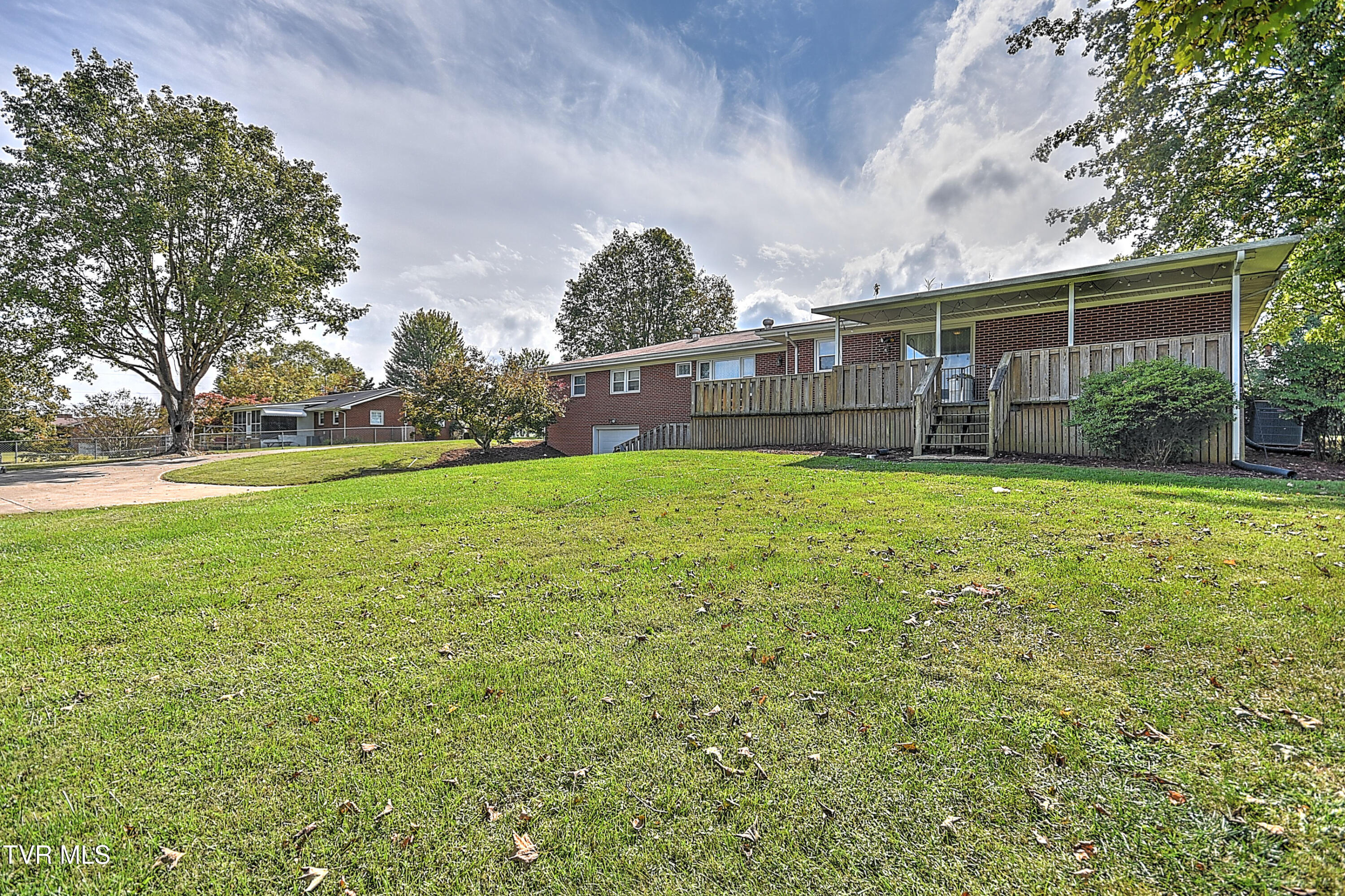 464 Jonesboro Road Piney Flats, TN 37686 - Photo 4 of 65 464 Jonesboro Rd SB-65