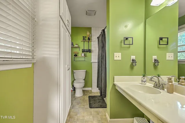 $419,000 | 464 Jonesboro Road, Piney Flats, TN 37686