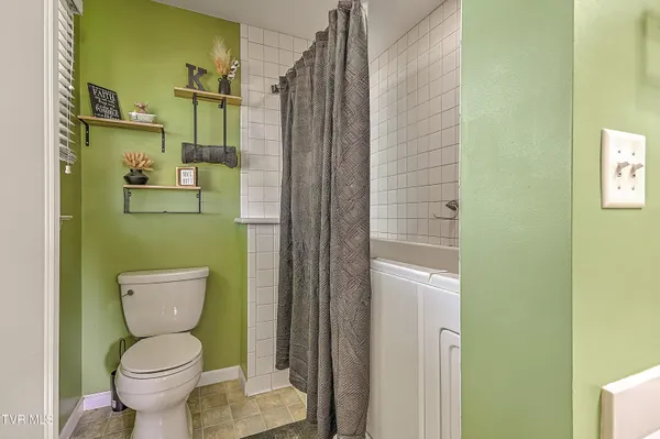 $399,900 | 464 Jonesboro Road, Piney Flats, TN 37686