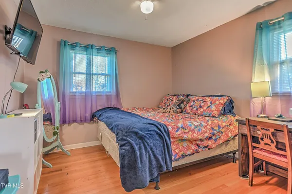 $399,900 | 464 Jonesboro Road, Piney Flats, TN 37686