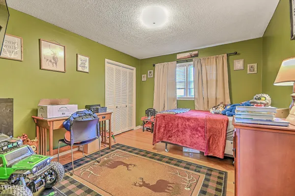 $399,900 | 464 Jonesboro Road, Piney Flats, TN 37686