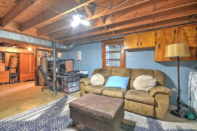 $419,000 | 464 Jonesboro Road, Piney Flats, TN 37686