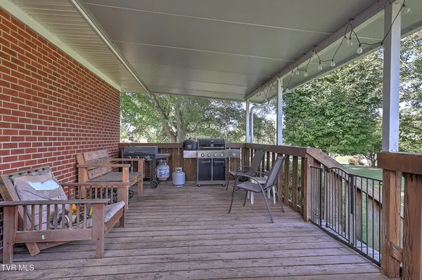 $399,900 | 464 Jonesboro Road, Piney Flats, TN 37686