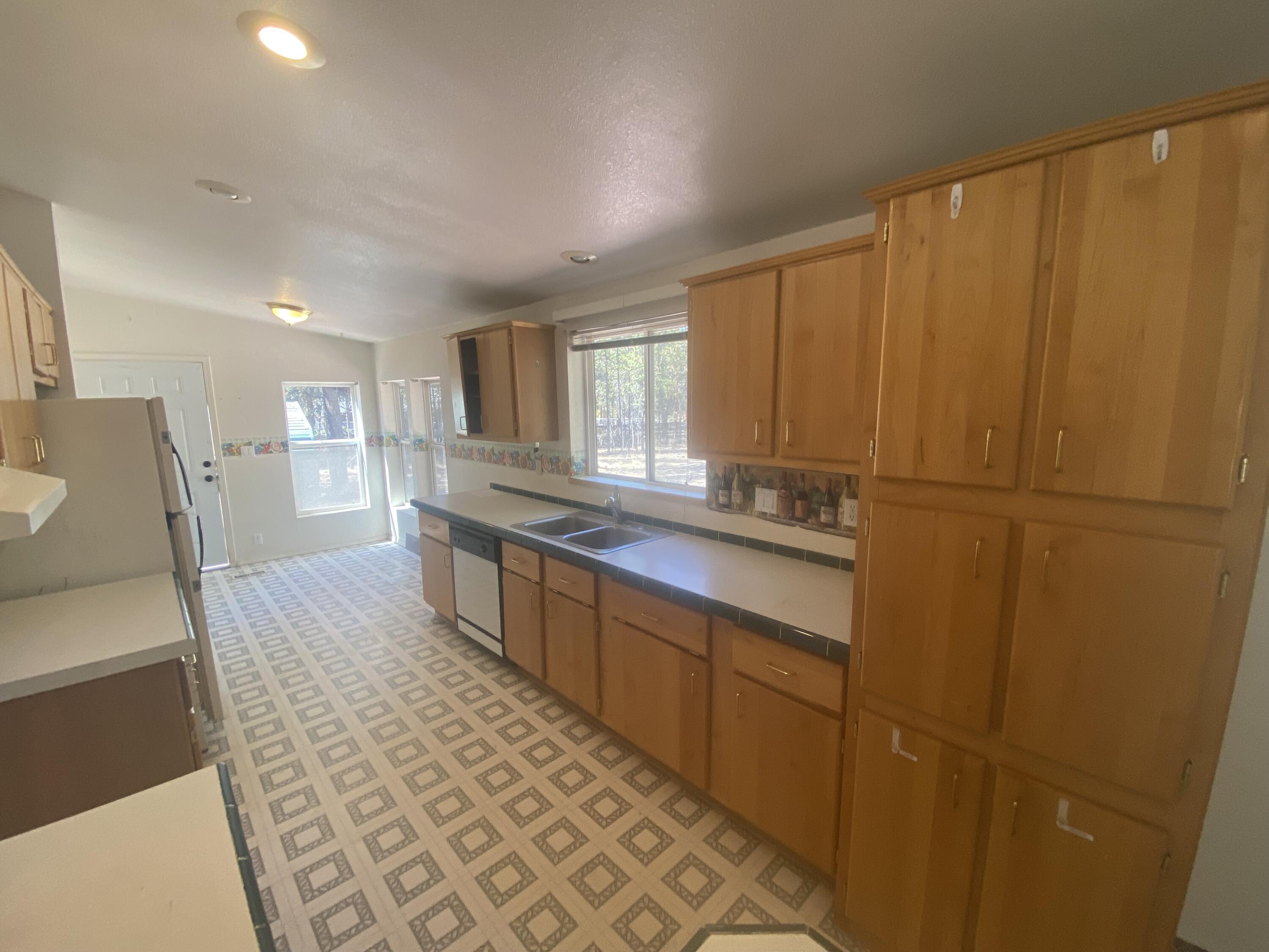 17576 Rosland Road La Pine, OR 97739 - Photo 22 of 41 IMG_1864