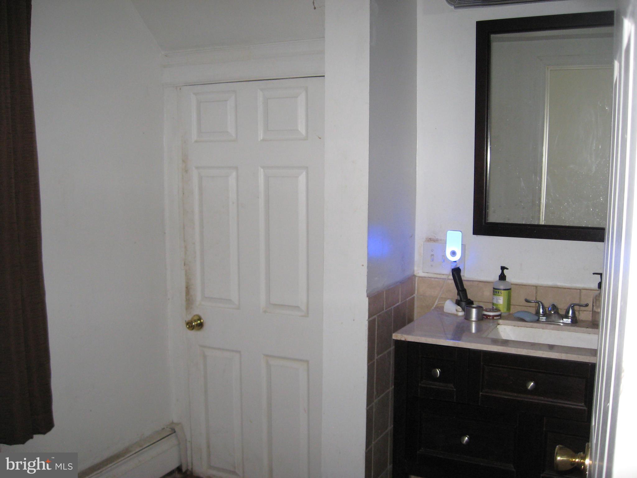 6009 York Road Baltimore, MD 21212 - Photo 17 of 17 1st floor unit - Full Bath
