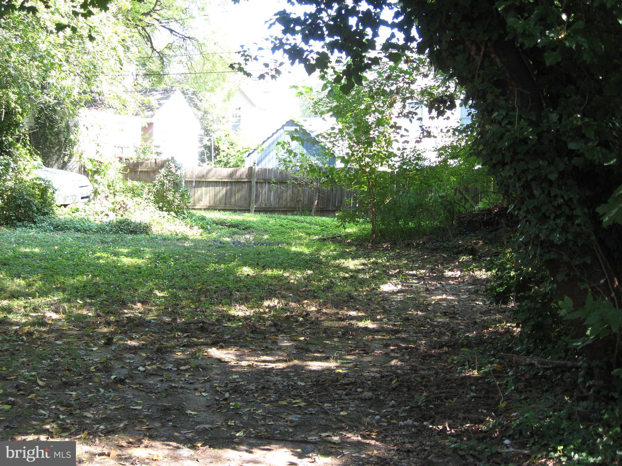 6009 York Road Baltimore, MD 21212 - Photo 6 of 17 View of backyard and rear parking area