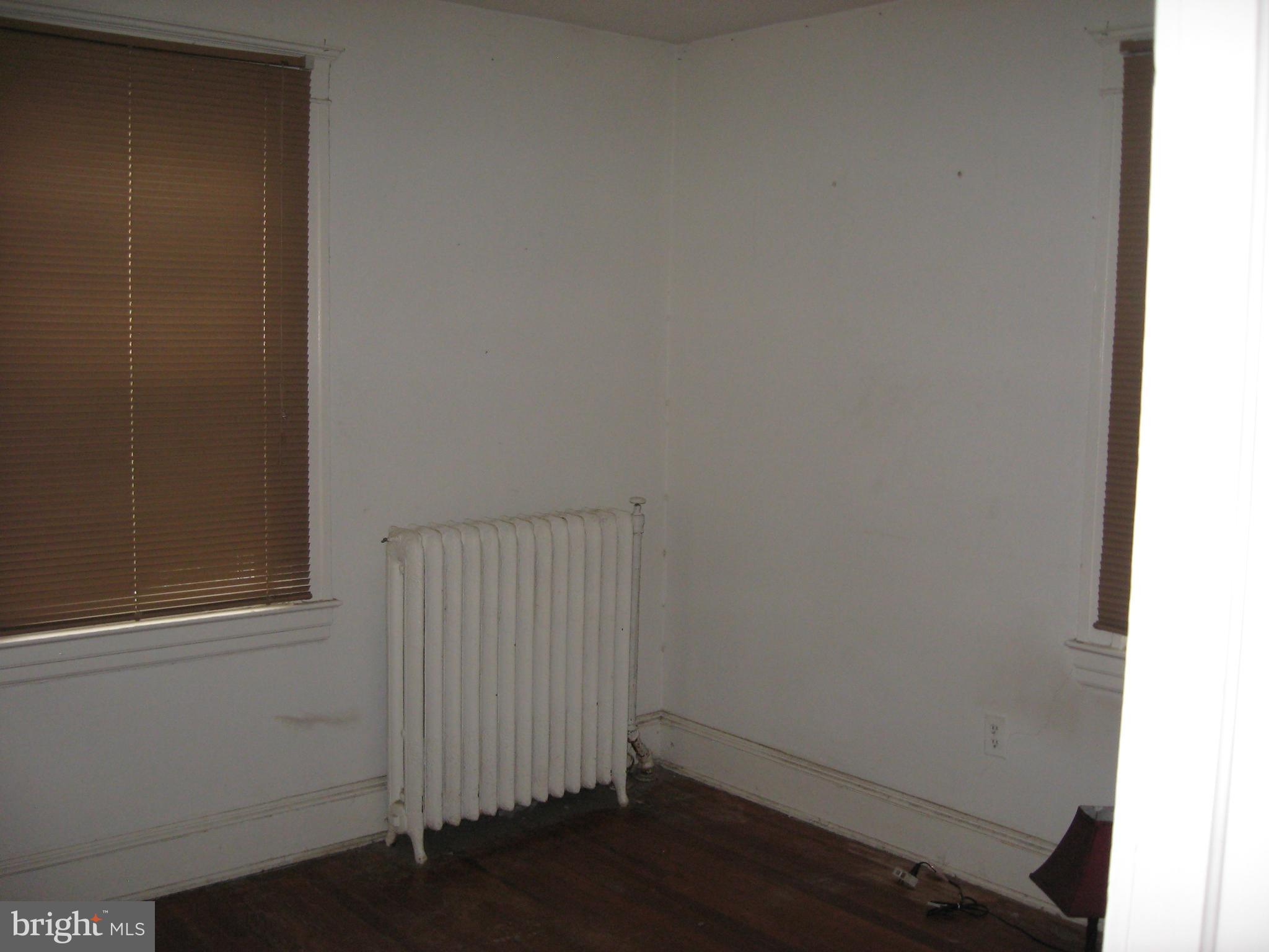 6009 York Road Baltimore, MD 21212 - Photo 10 of 17 2nd floor unit - Bedroom 1