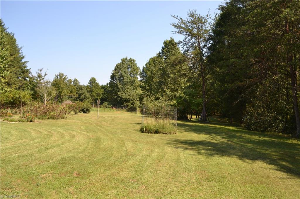 635 Haynes Road Summerfield, NC 27358 - Photo 3 of 18 Gallery Image 3