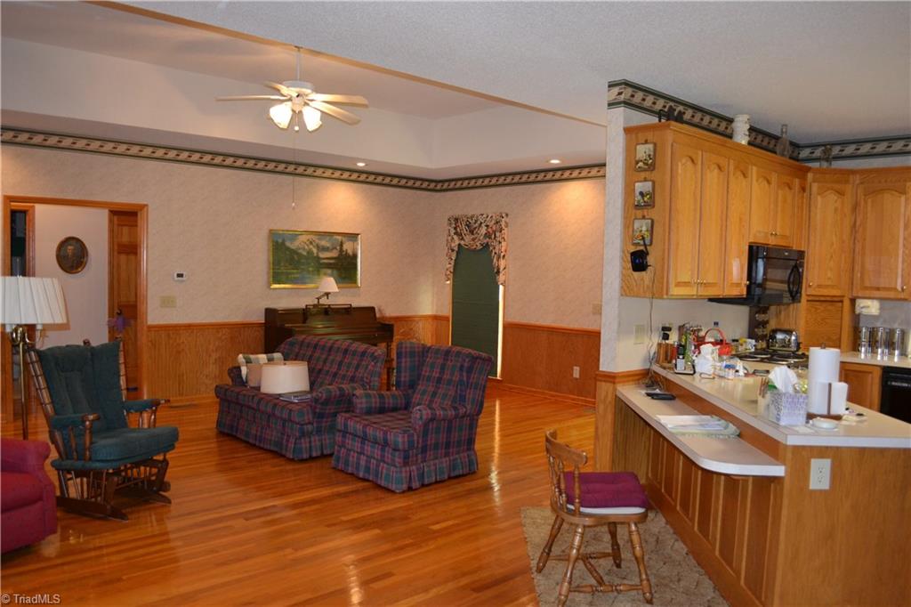 635 Haynes Road Summerfield, NC 27358 - Photo 5 of 18 Gallery Image 5