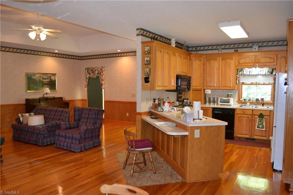 635 Haynes Road Summerfield, NC 27358 - Photo 6 of 18 Gallery Image 6