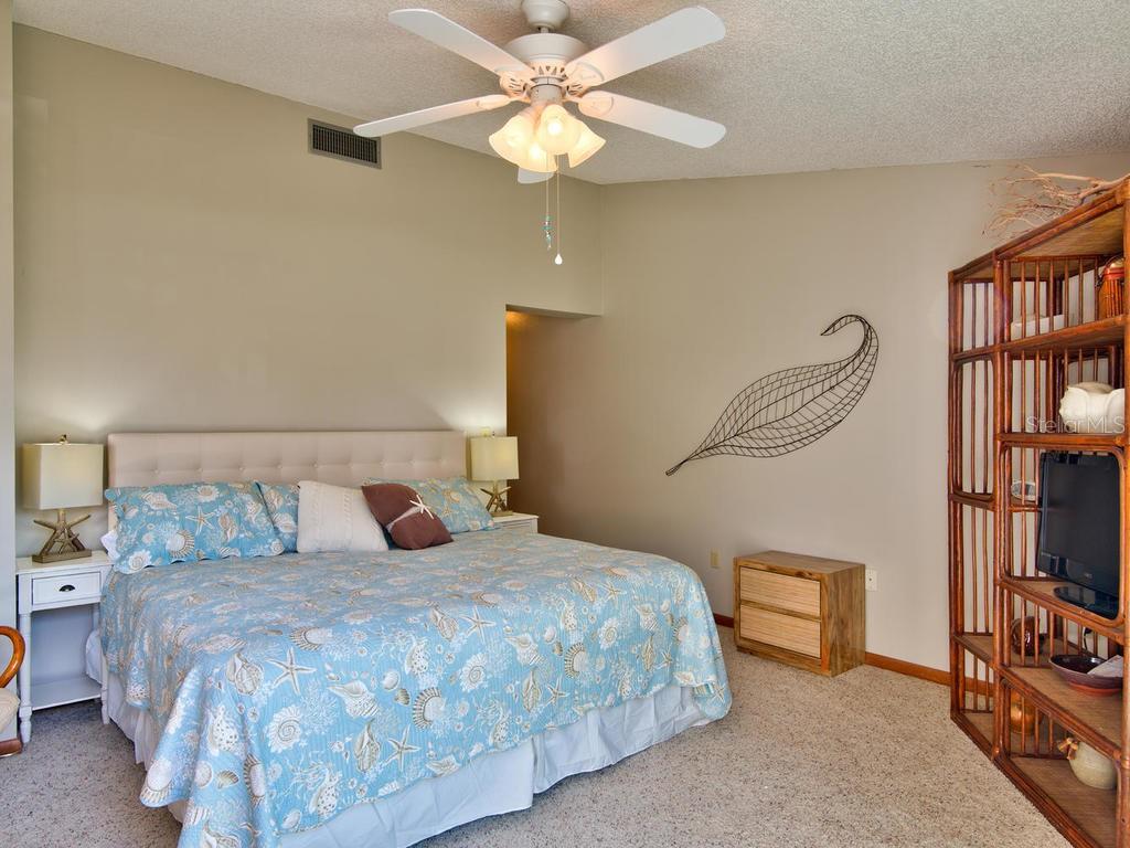 2700 Gulf Boulevard, Unit 2 Indian Rocks Beach, FL 33785 - Photo 8 of 46