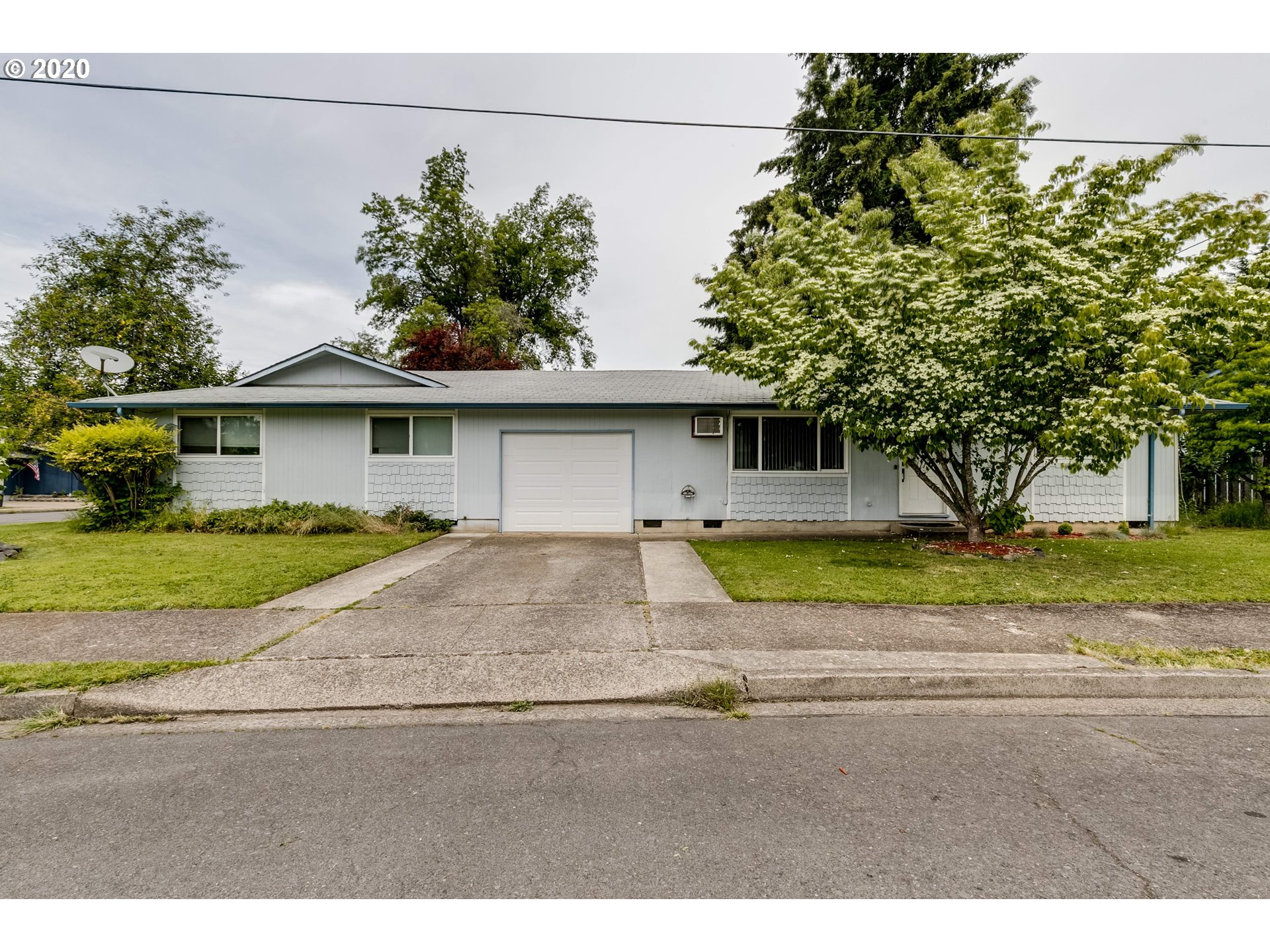 943 56th Place Springfield, OR 97478 - Photo 1 of 32