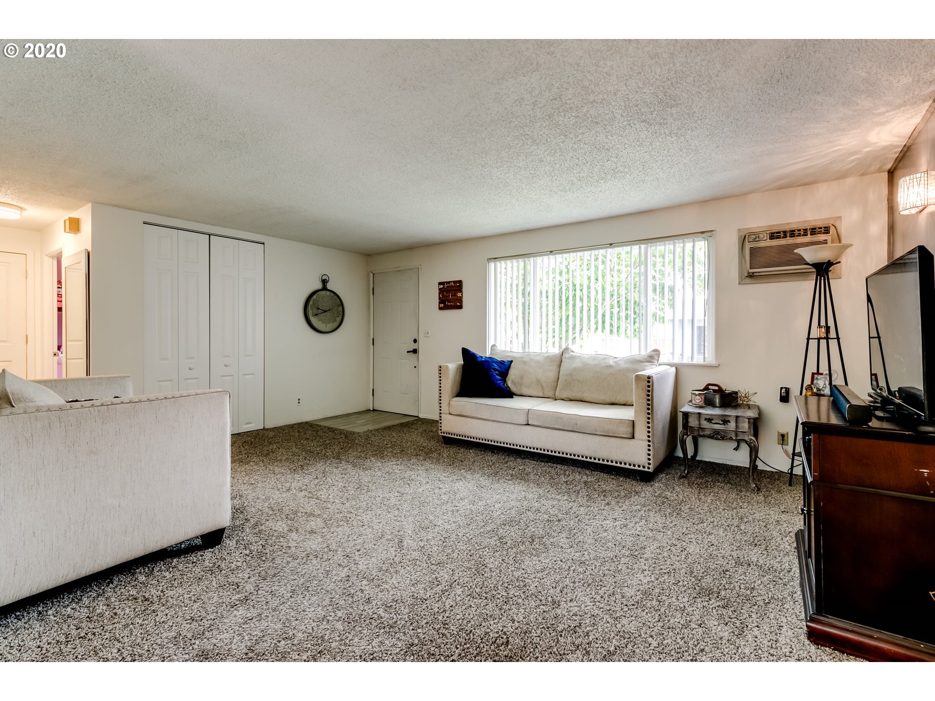 943 56th Place Springfield, OR 97478 - Photo 3 of 32